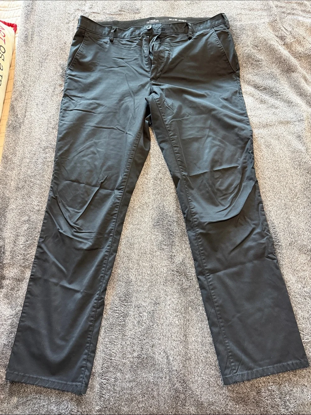 Izod Men's Black Chinos - Straight Fit
